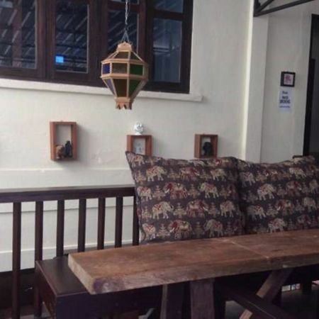 Thapae Backpackers Hostel (Adults Only) 치앙마이 외부 사진